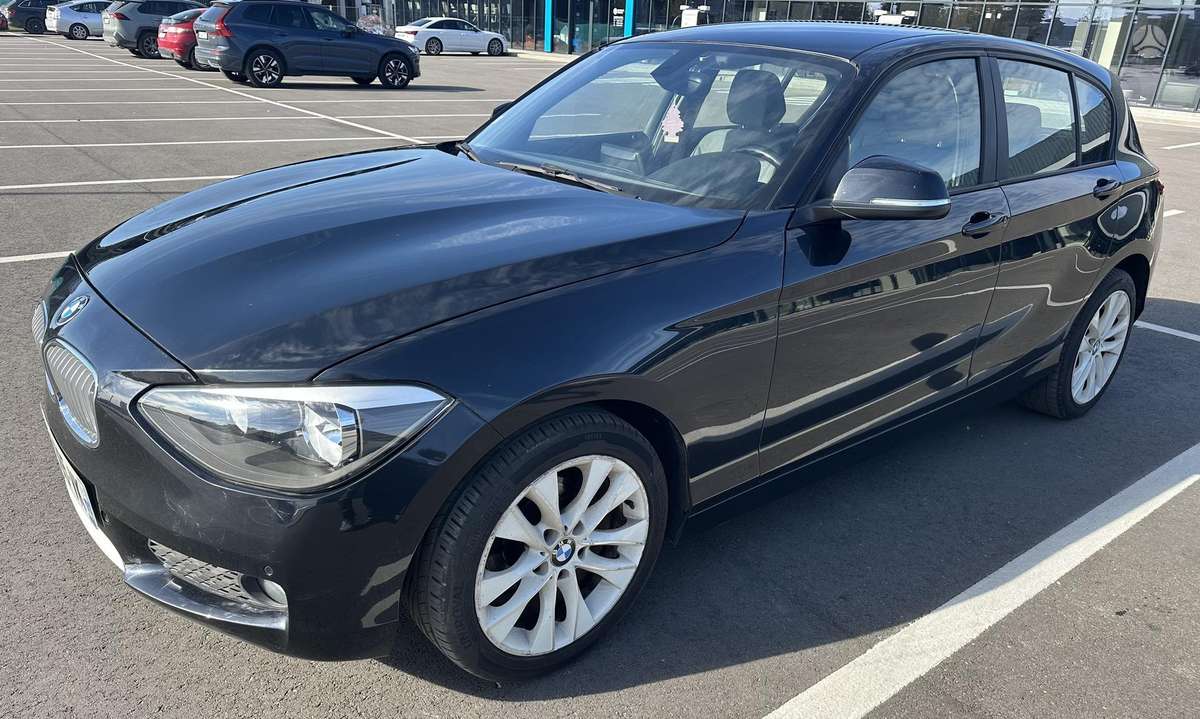 BMW 120, 2.0 l., hatchback