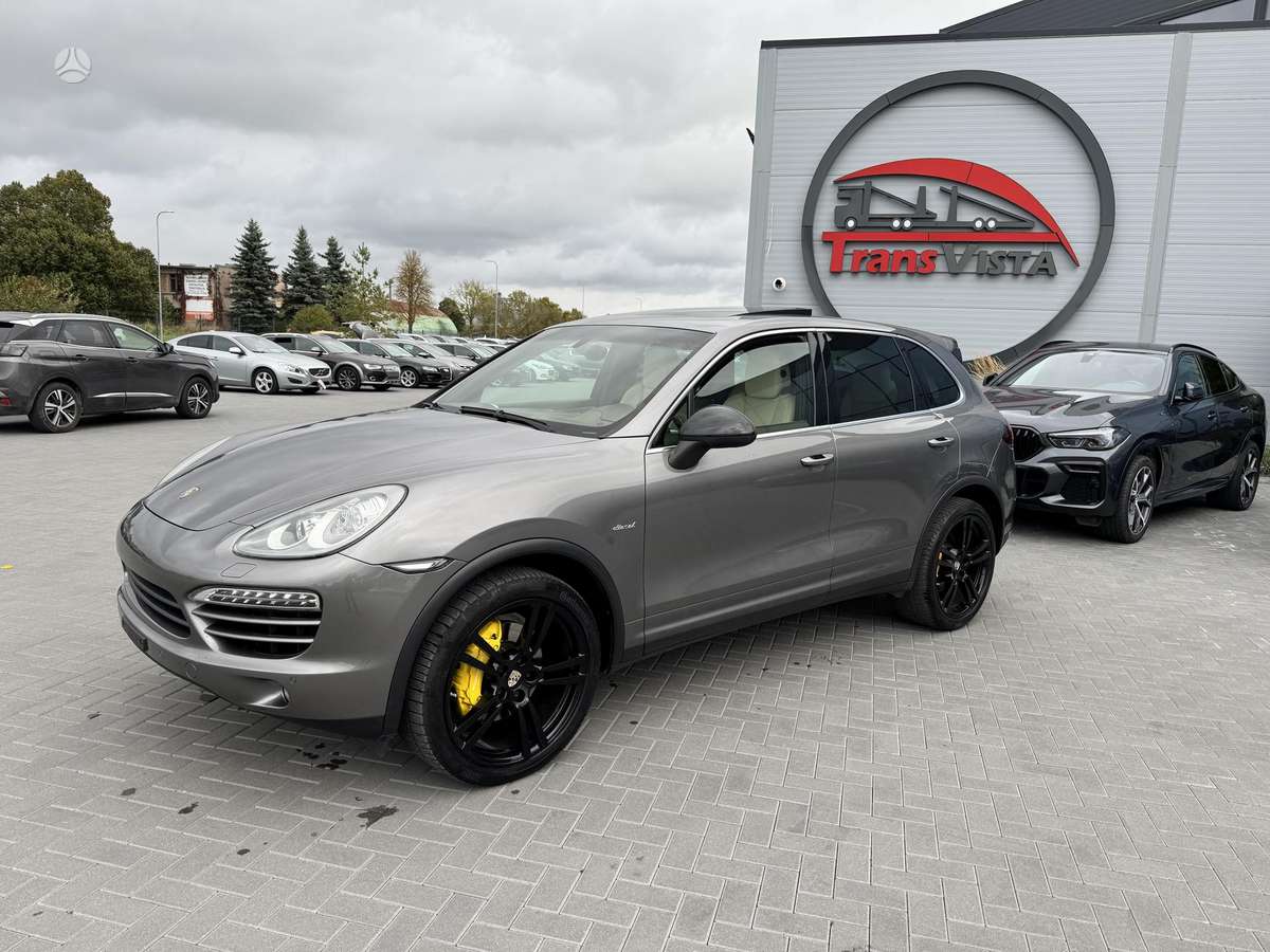 Porsche Cayenne, 3.0 l., off-road / crossover