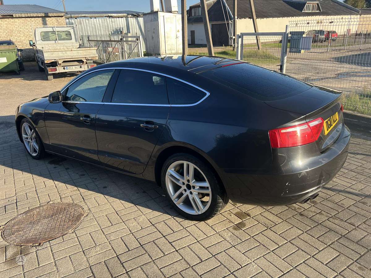 Audi A5, Audi, dalimis