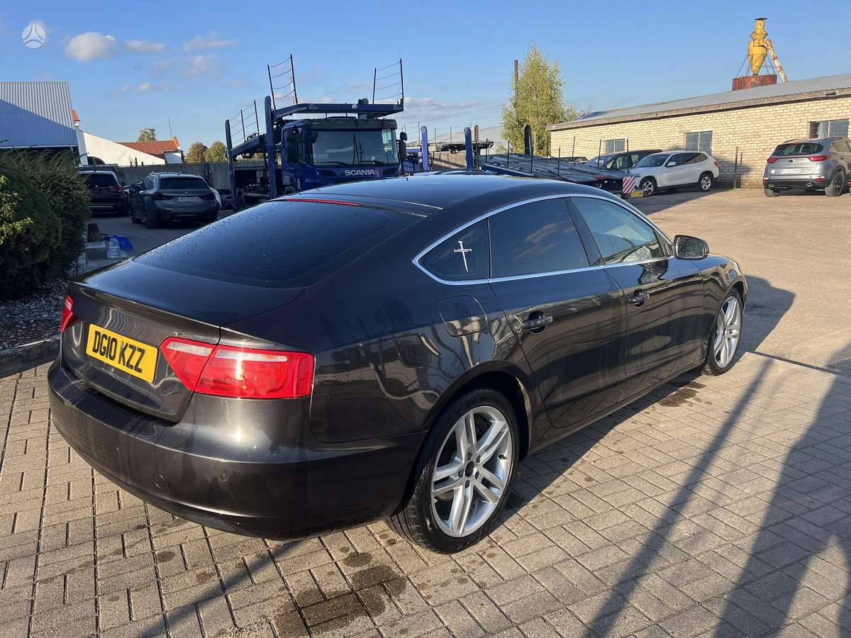 Audi A5, Audi, dalimis