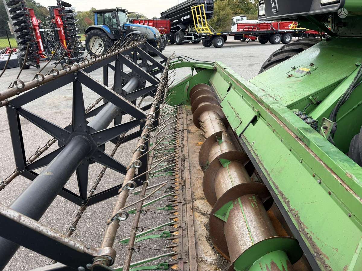John Deere 1075, kombaini