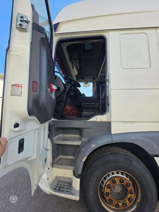 DAF XF 460 FT, double sleeper