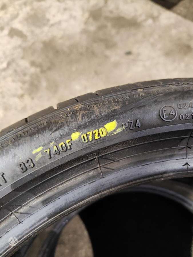 Pirelli, summer 275/35 R19