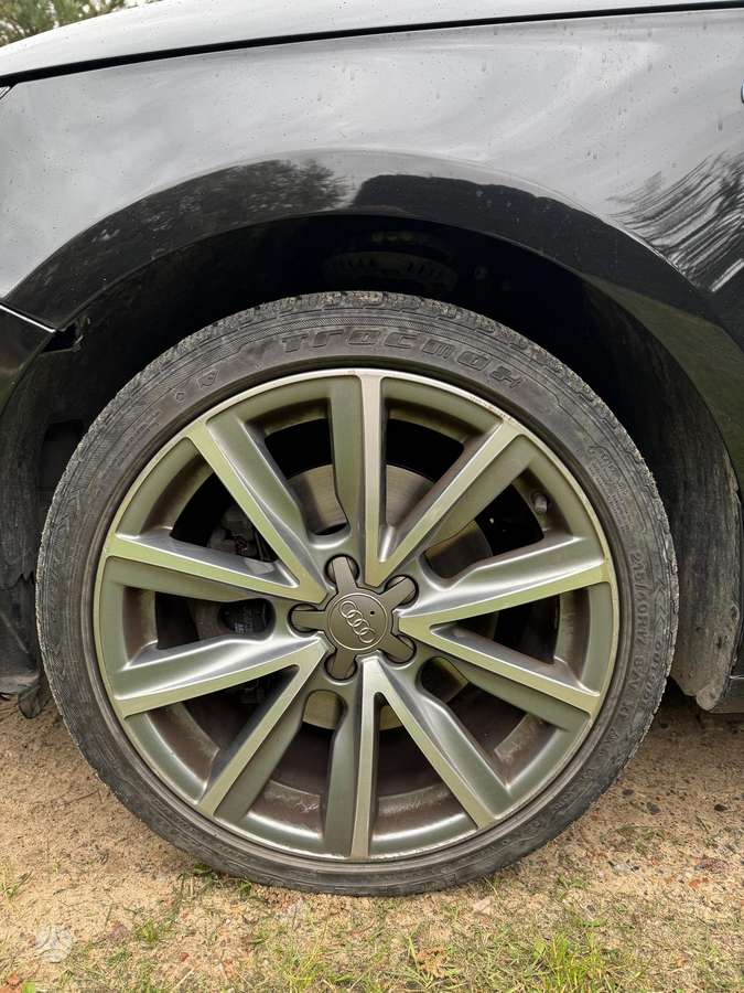 Audi A1, 1.6 l., Хэтчбек