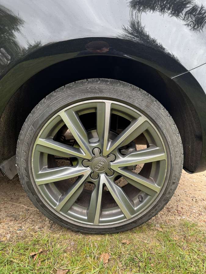 Audi A1, 1.6 l., Хэтчбек