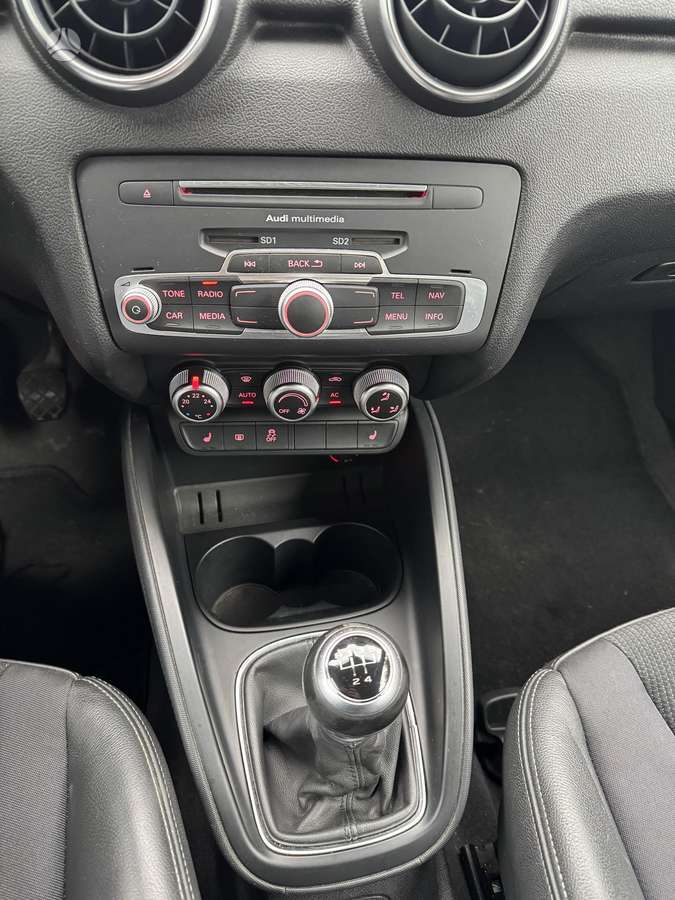 Audi A1, 1.6 l., Хэтчбек