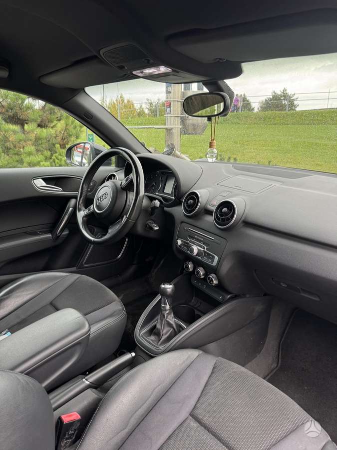 Audi A1, 1.6 l., hatchback