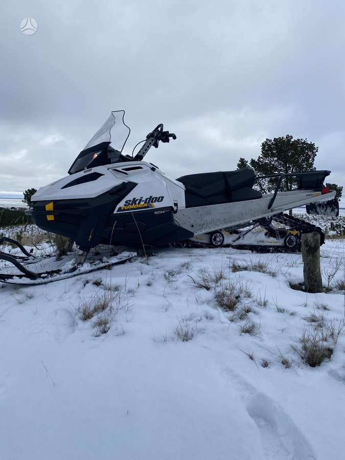 Ski Doo Skandic 550cc, snowmobiles
