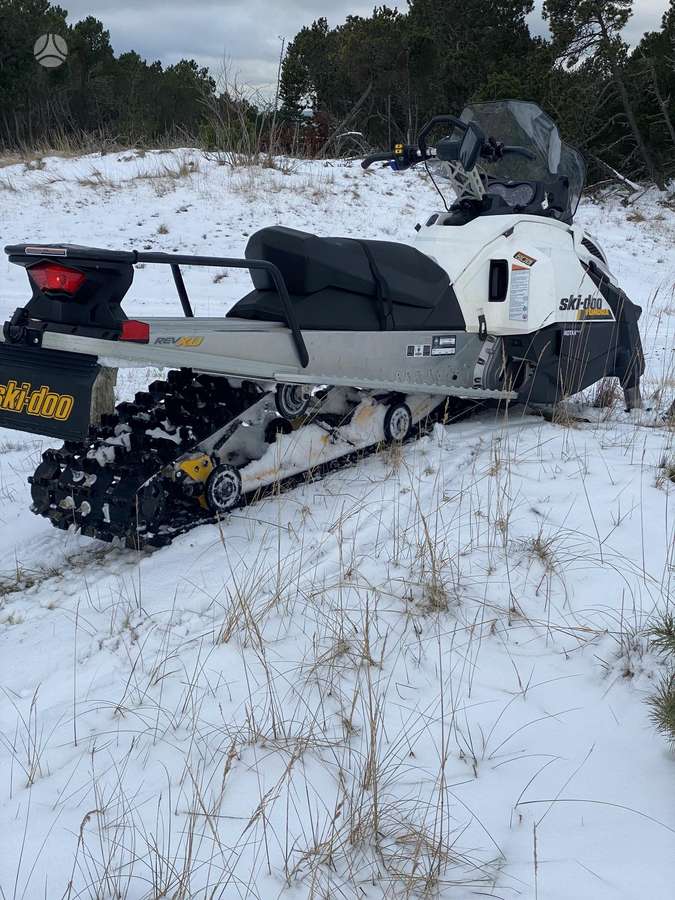 Ski Doo Skandic 550cc, snowmobiles