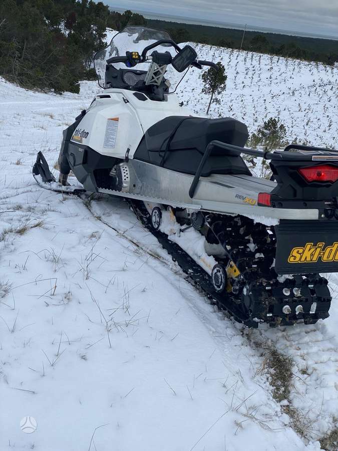 Ski Doo Skandic 550cc, snowmobiles