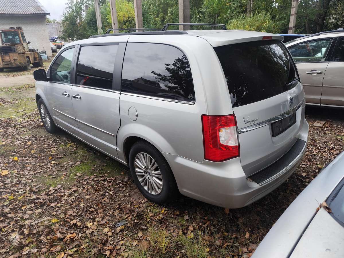 Lancia Voyager for parts