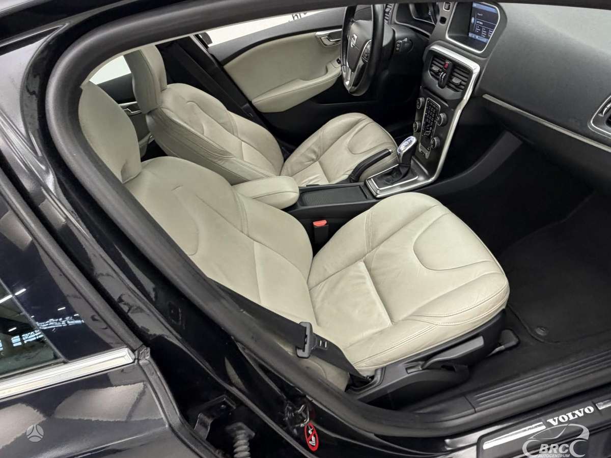 Volvo V40, 2.0 l., hečbekas