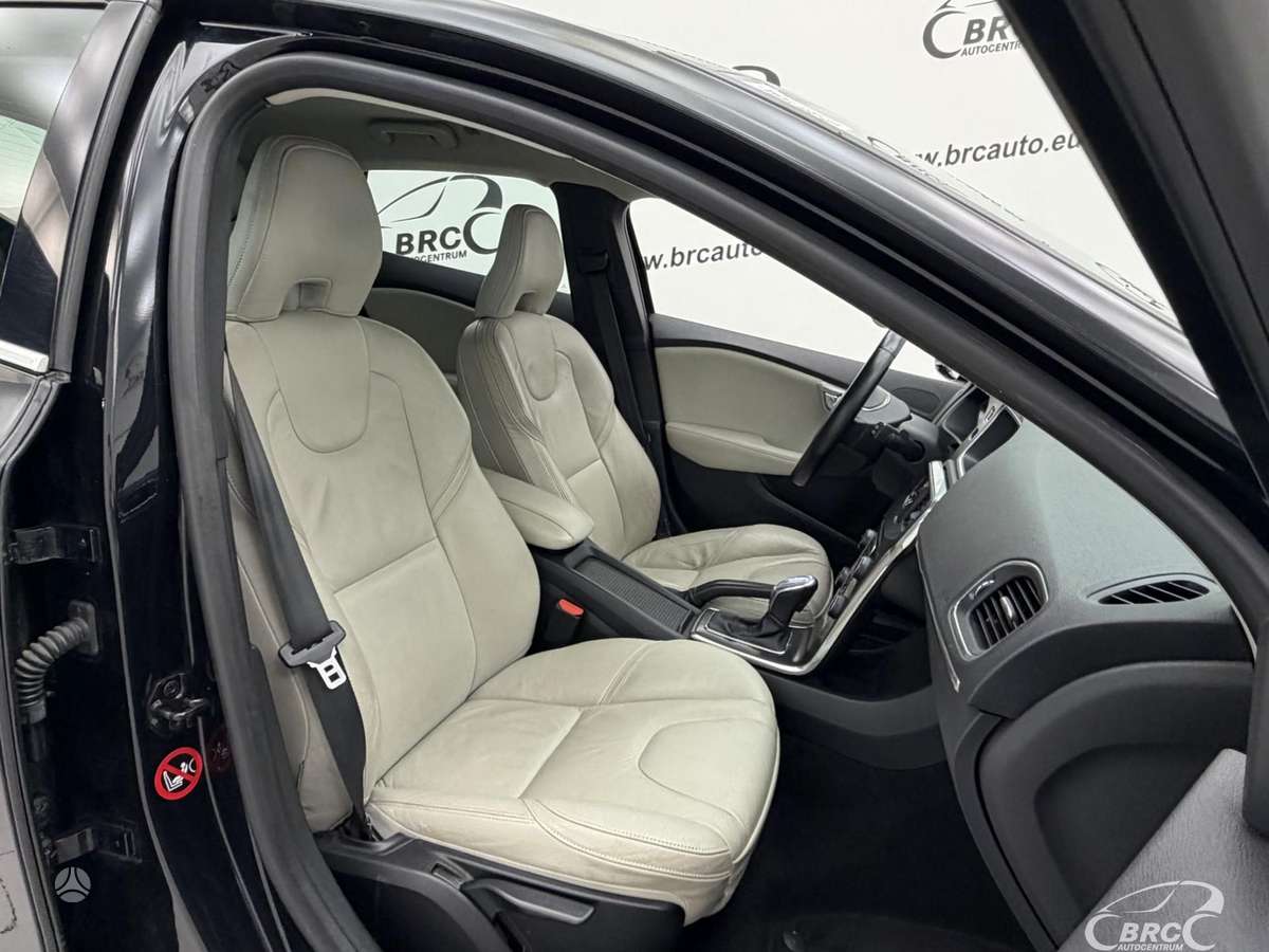 Volvo V40, 2.0 l., hečbekas