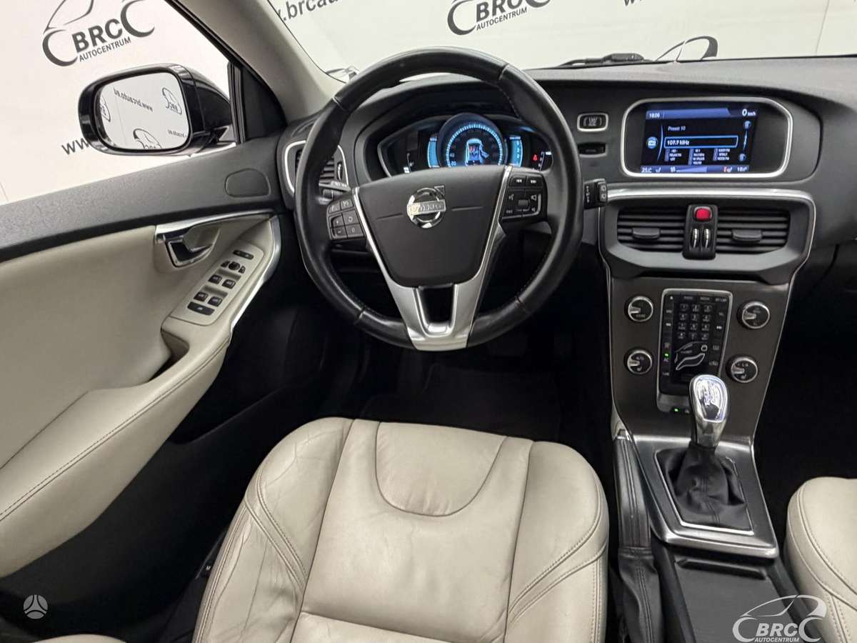 Volvo V40, 2.0 l., hečbekas