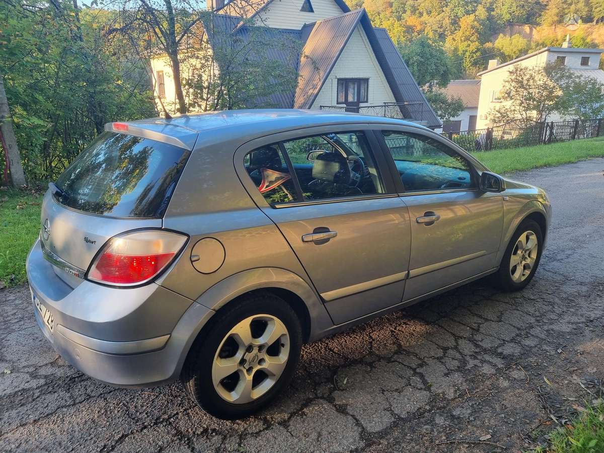 Opel Astra, 1.7 l., hatchback