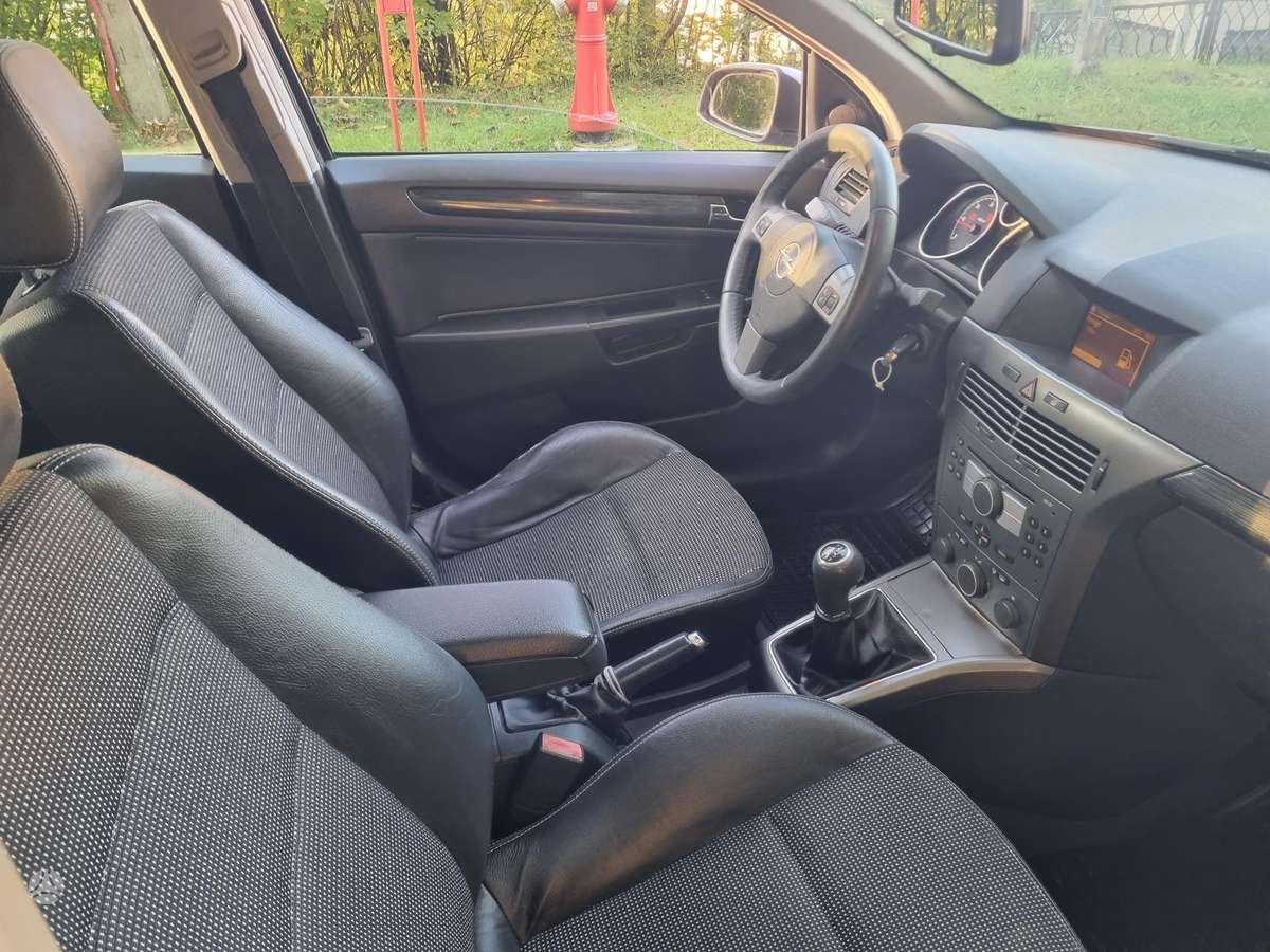 Opel Astra, 1.7 l., hatchback