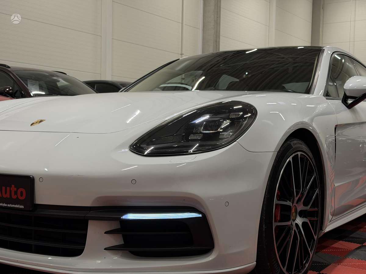 Porsche Panamera, 3.0 l., Хэтчбек