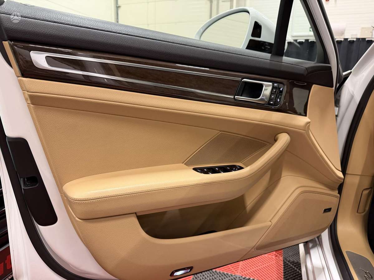 Porsche Panamera, 3.0 l., Хэтчбек