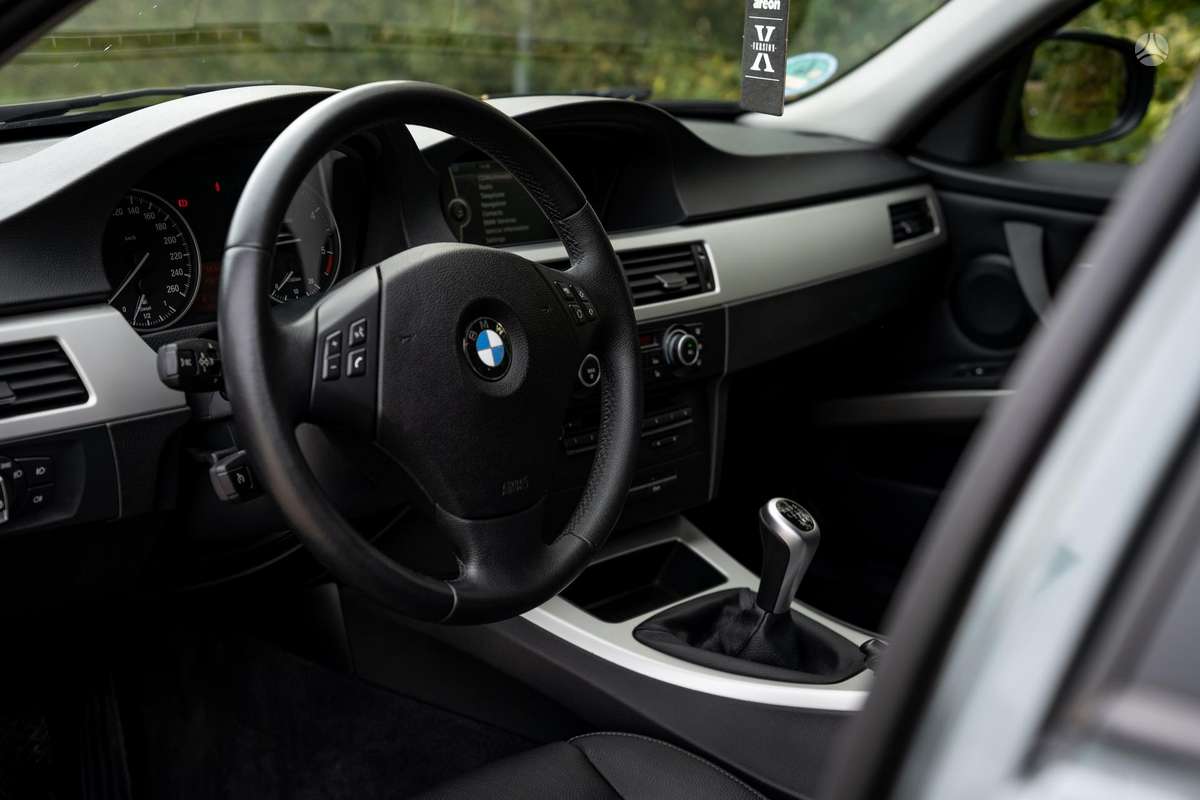 BMW 320, 2.0 l., wagon
