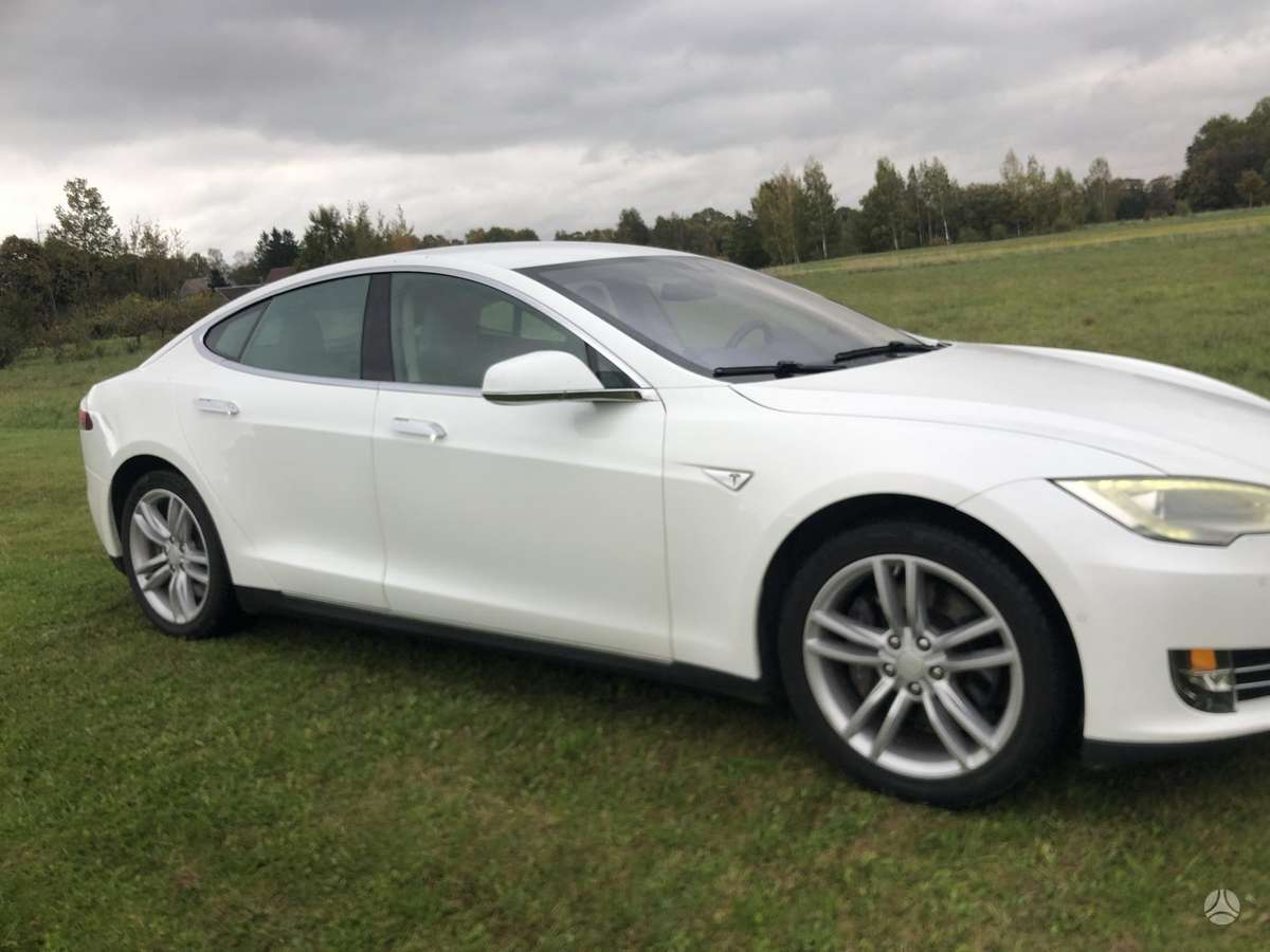 Tesla Model S, 85 kWh, hatchback