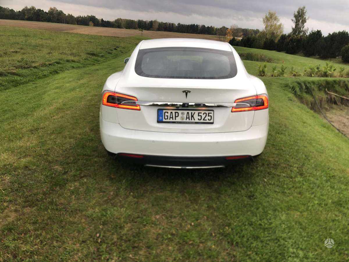 Tesla Model S, 85 kWh, hečbekas