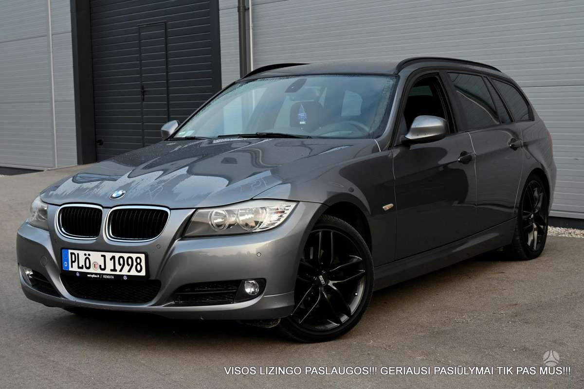 BMW 318 2012 — салон