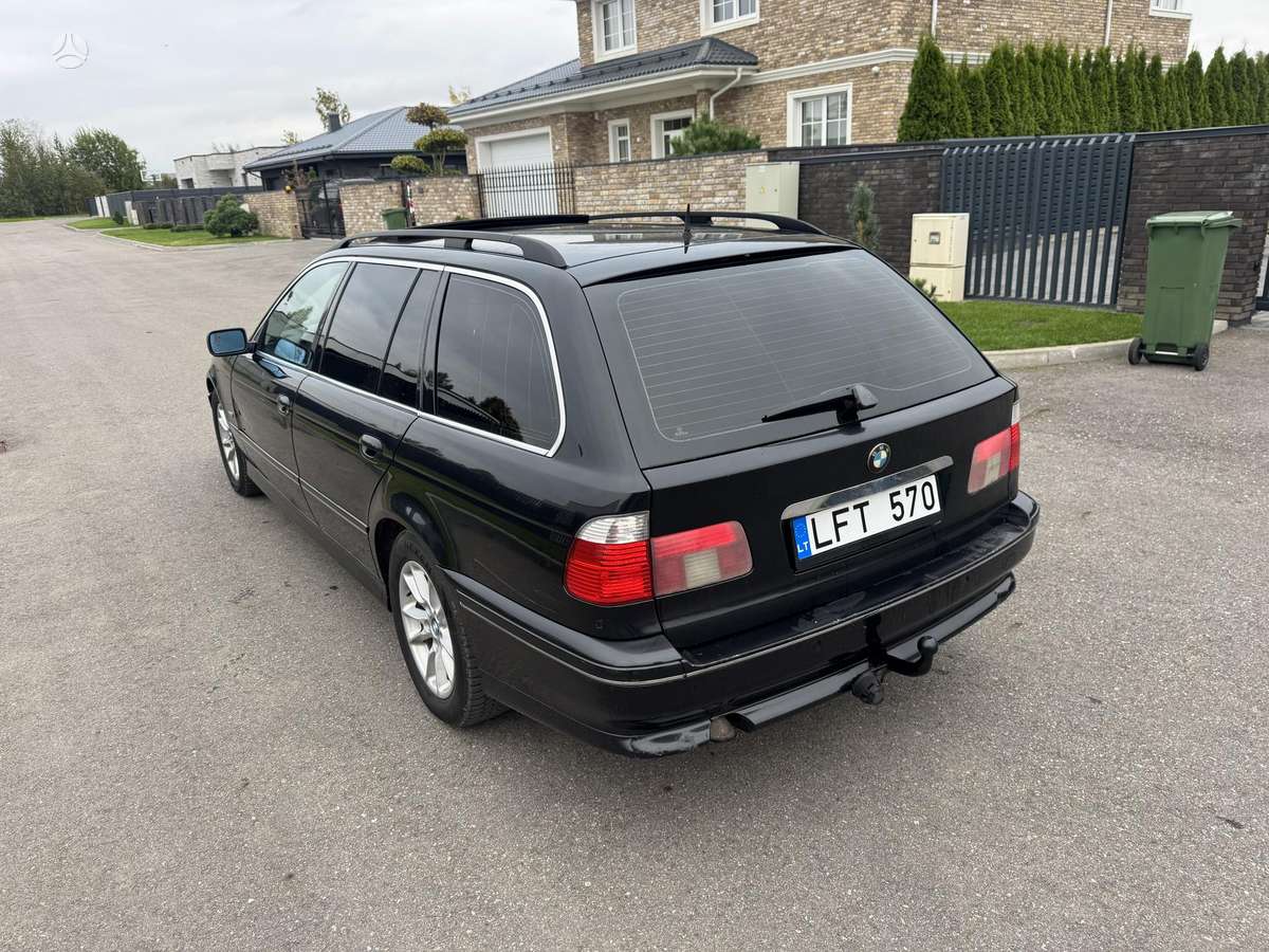 BMW 525, 2.5 l., wagon