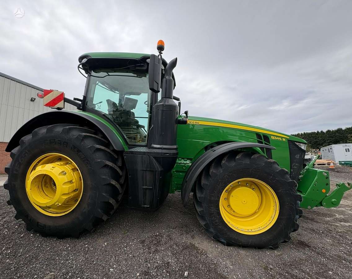 John Deere 8345R, tractors