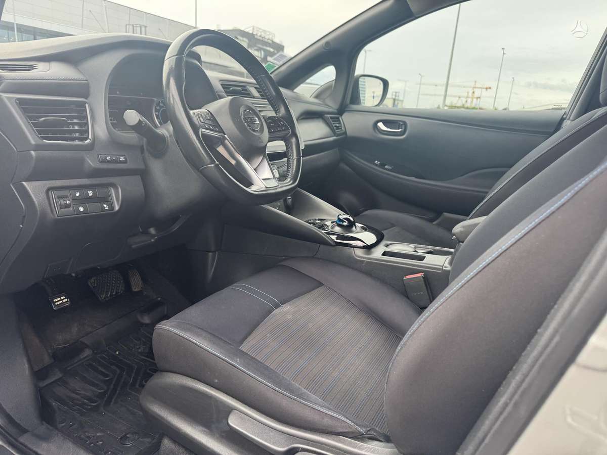 Nissan Leaf, 40 kWh, hatchback