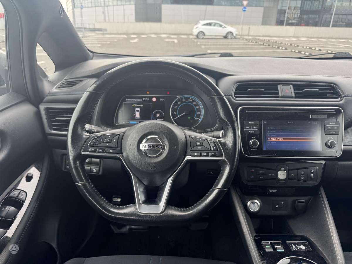 Nissan Leaf, 40 kWh, hatchback