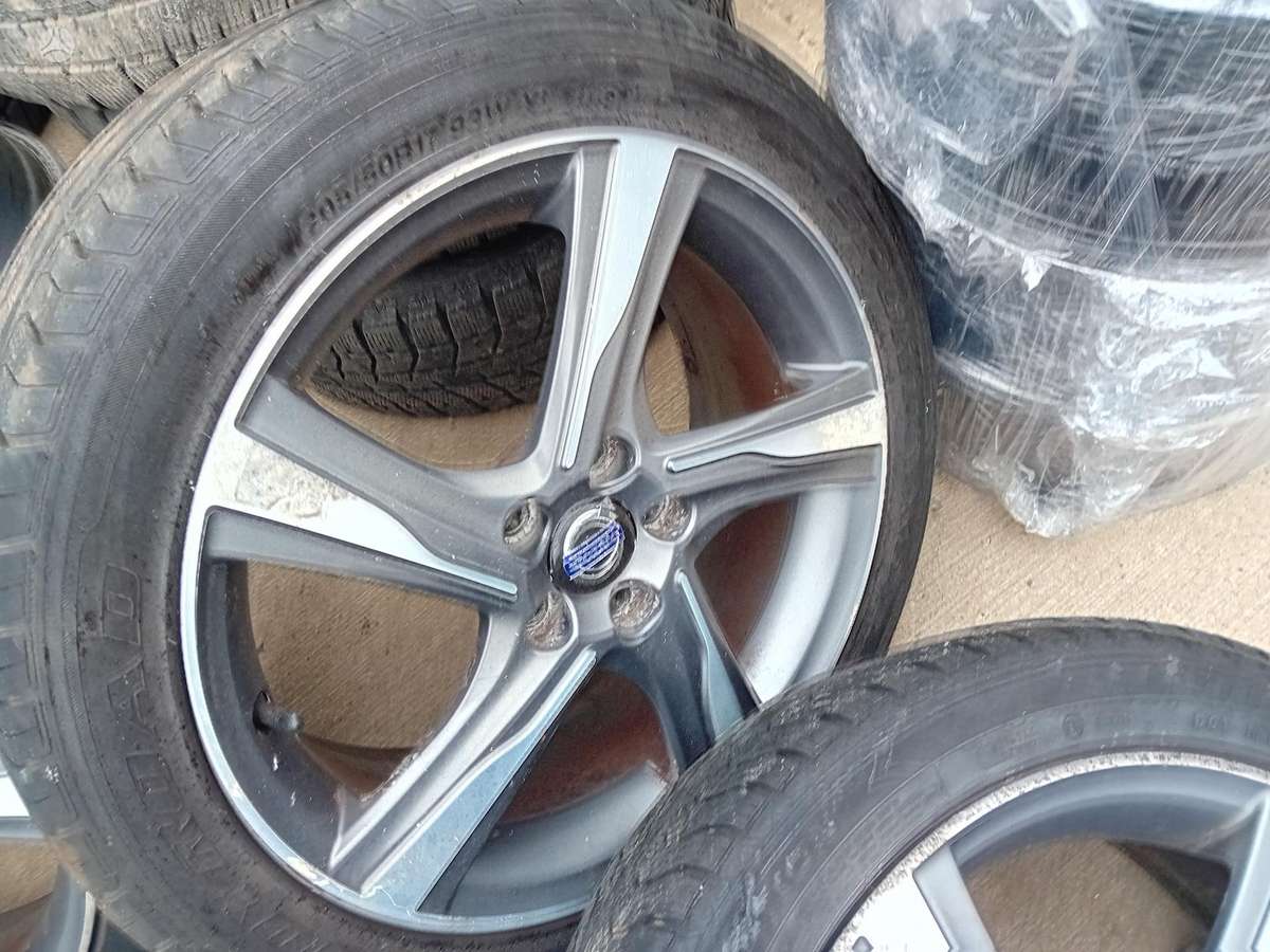 Volvo, lengvojo lydinio, R17