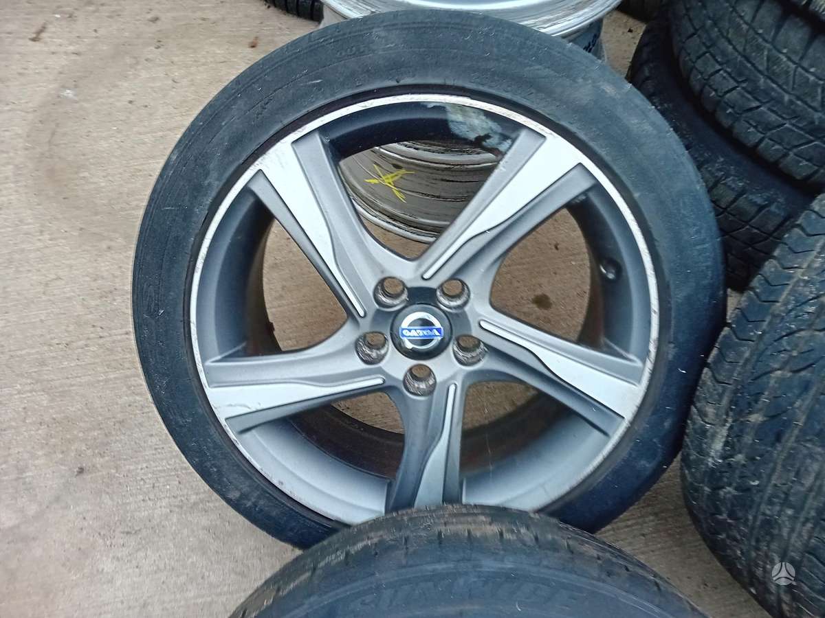 Volvo, lengvojo lydinio, R17