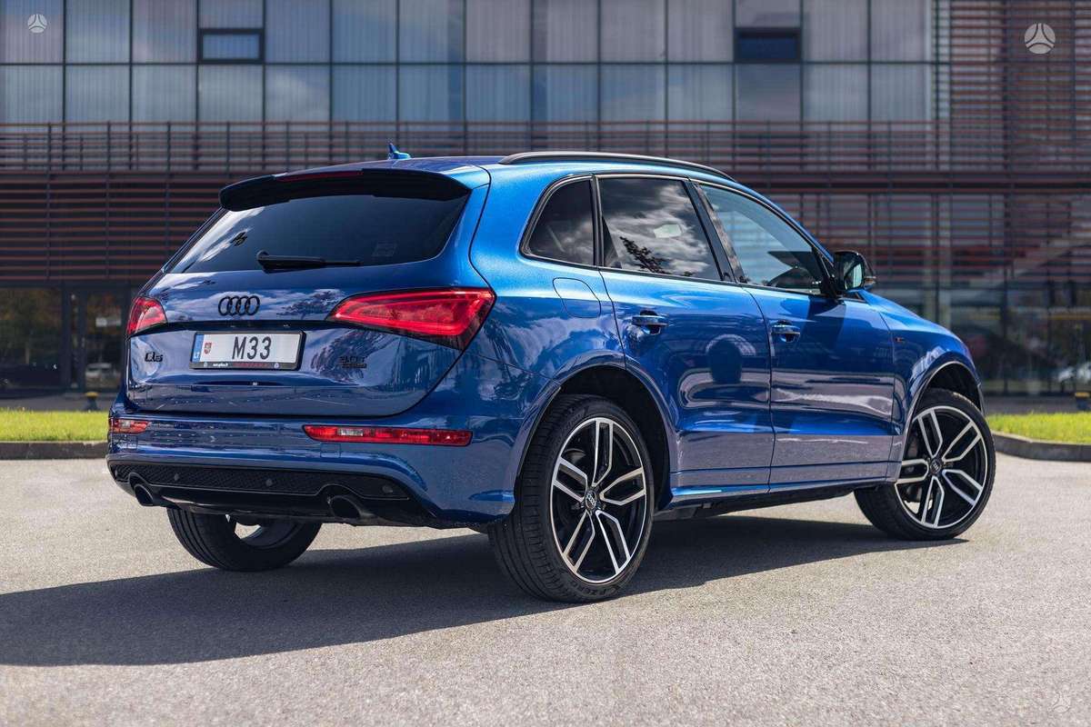 Audi Q5, 3.0 l., off-road / crossover