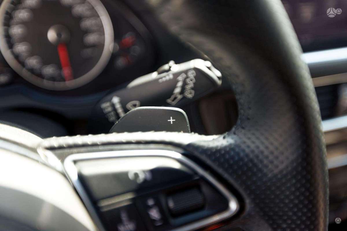 Audi Q5, 3.0 l., off-road / crossover