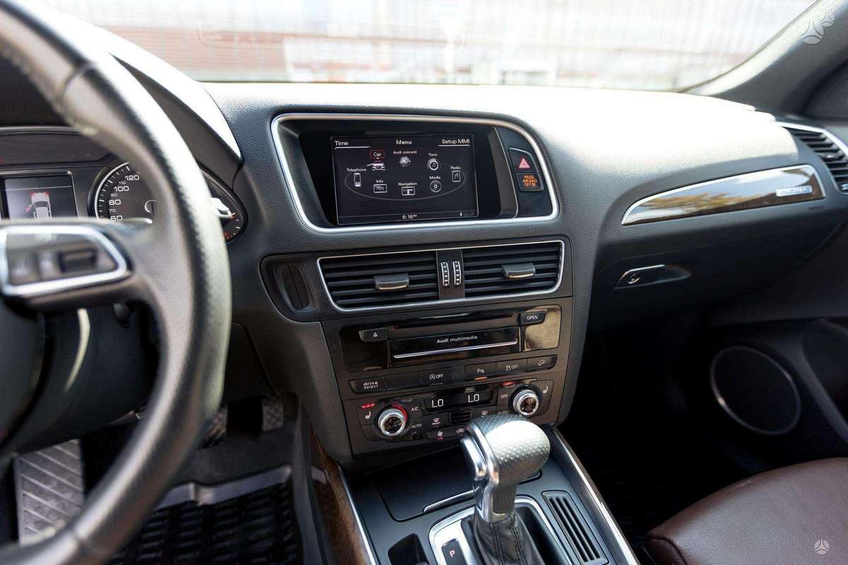 Audi Q5, 3.0 l., off-road / crossover