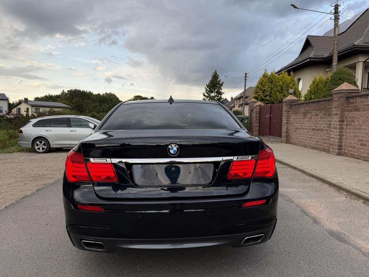 BMW 740, 3.0 l., Седан