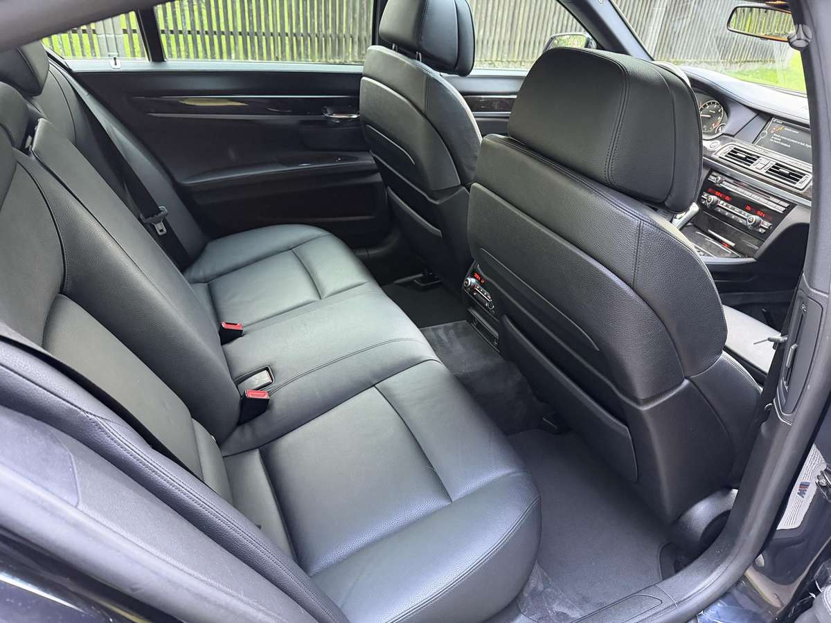 BMW 740, 3.0 l., Седан