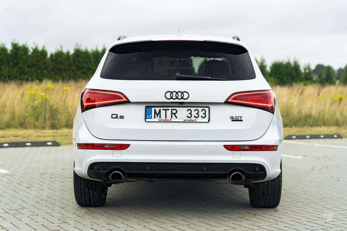 Audi Q5, 3.0 l., off-road / crossover
