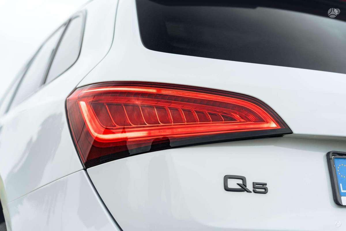 Audi Q5, 3.0 l., off-road / crossover
