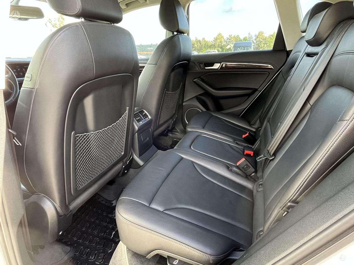 Audi Q5, 3.0 l., off-road / crossover