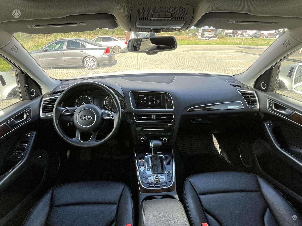 Audi Q5, 3.0 l., off-road / crossover