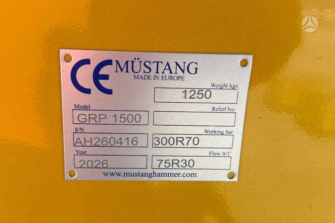 -Kita- Mustang GRP1500, grapples