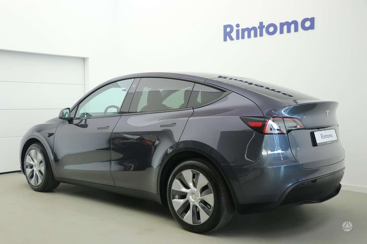 Tesla Model Y, 82 kWh, off-road / crossover