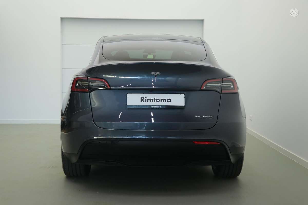 Tesla Model Y, 82 kWh, off-road / crossover