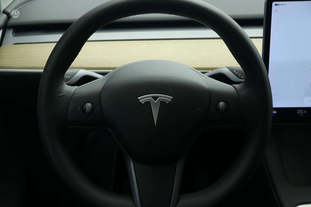 Tesla Model Y, 82 kWh, off-road / crossover