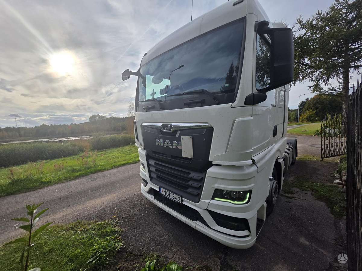 MAN TGX, double sleeper