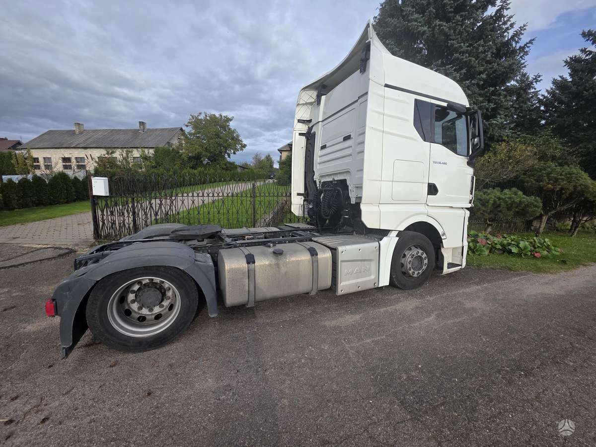 MAN TGX, double sleeper