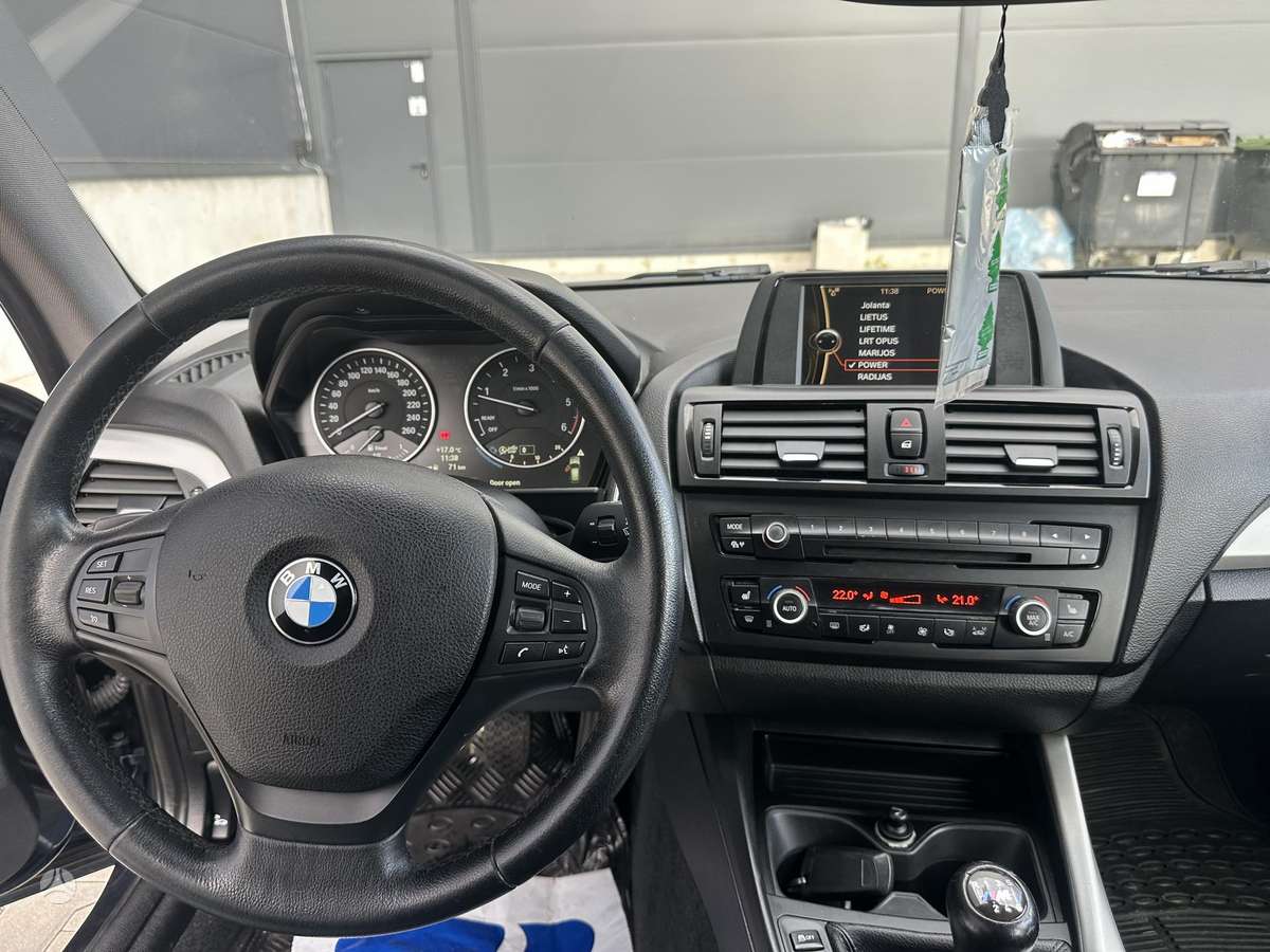 BMW 120, 2.0 l., hatchback