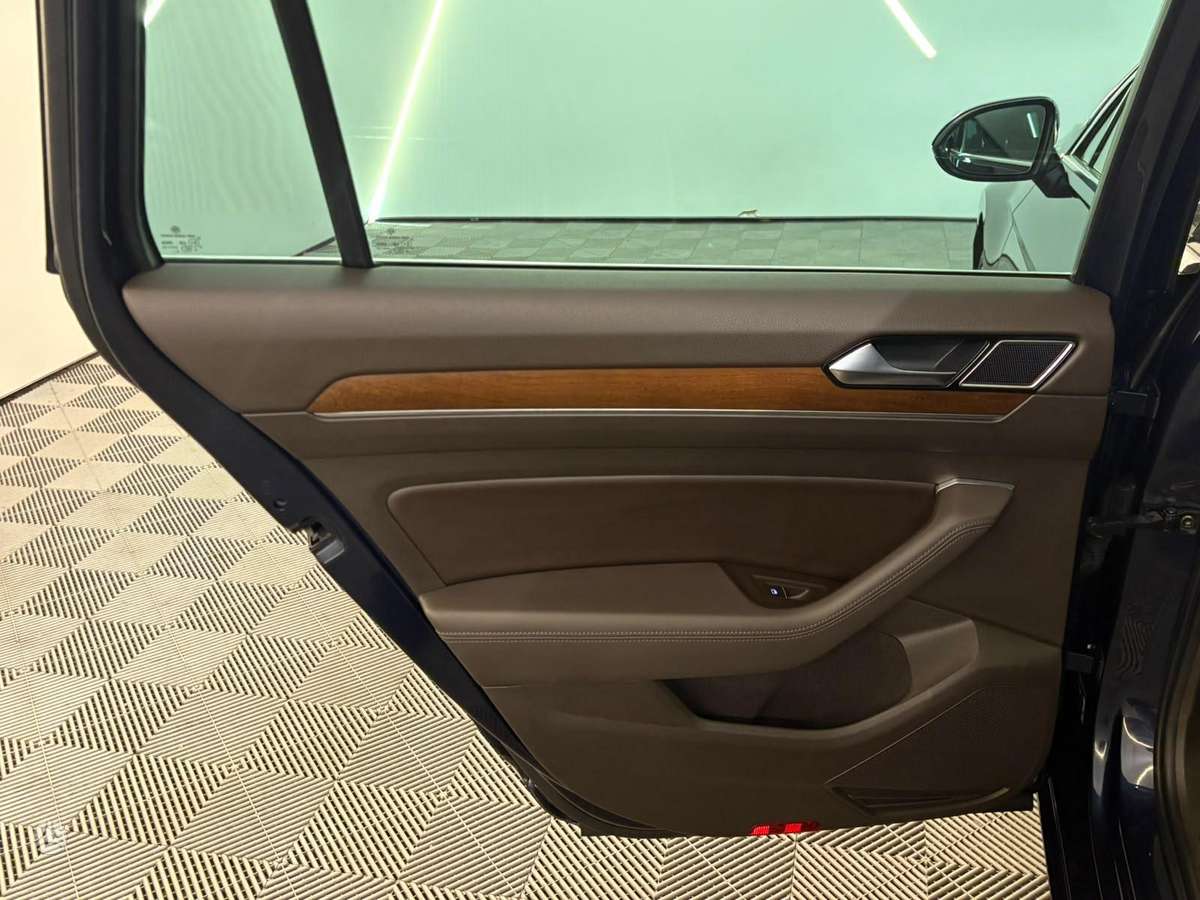 Volkswagen Passat, 2.0 l., Универсал