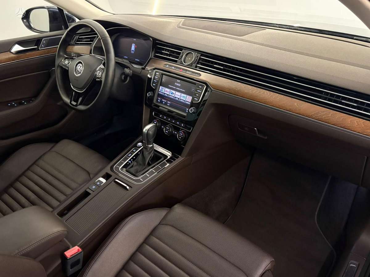 Volkswagen Passat, 2.0 l., Универсал